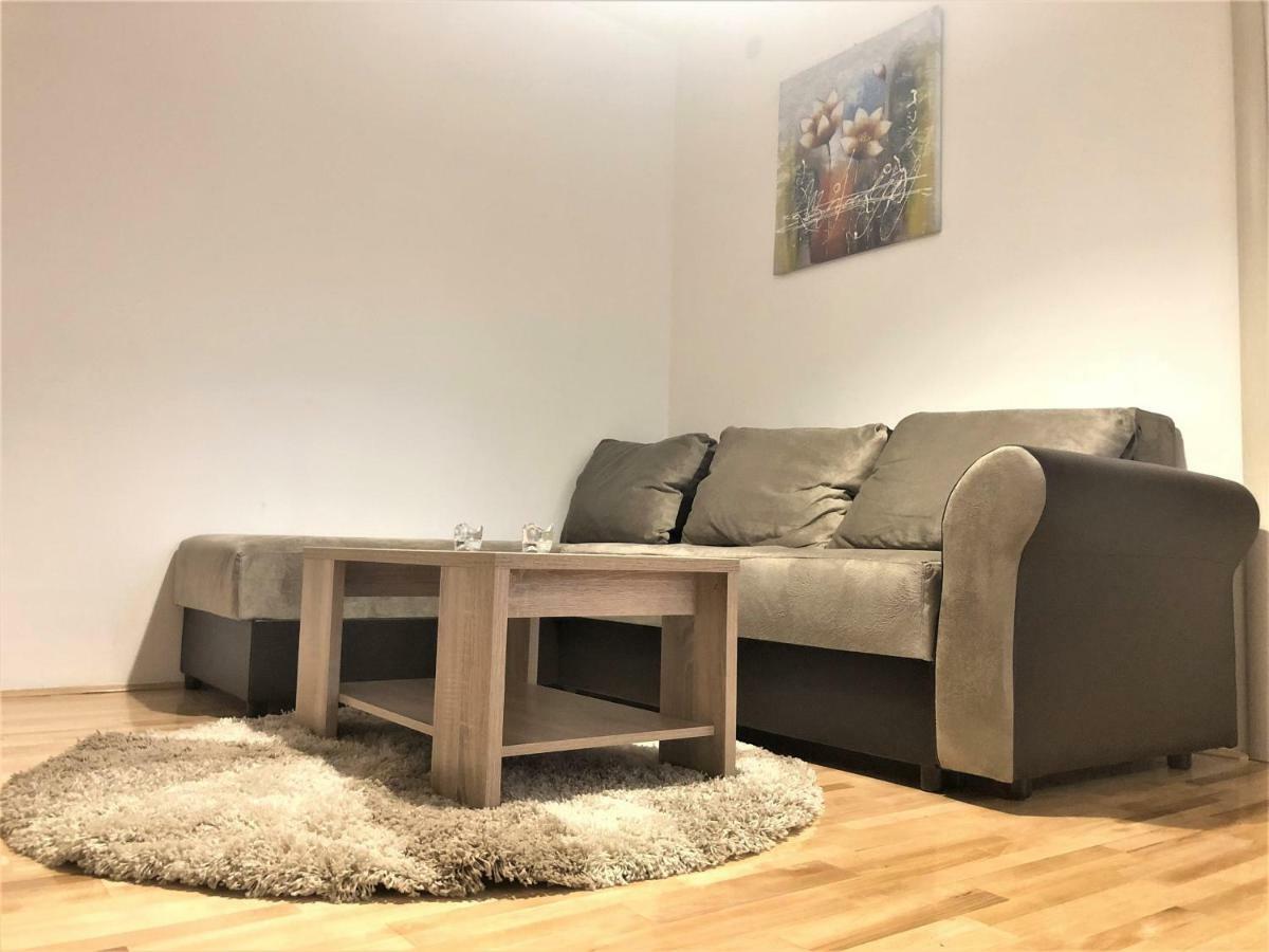 Airport Rest Apartments Beograd Bagian luar foto