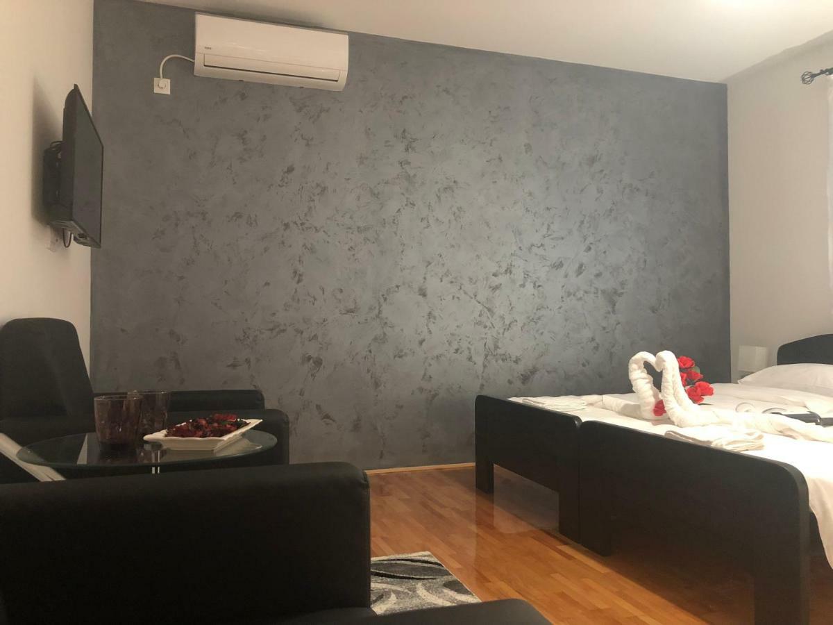 Airport Rest Apartments Beograd Bagian luar foto